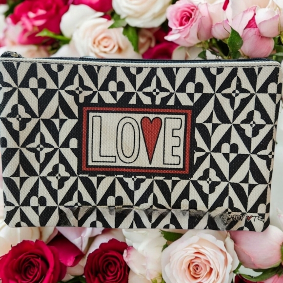 **Brighton Love Pouch Valentine's Day! - Picture 2 of 4